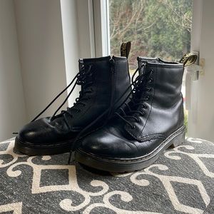 1460 J Doc Martens | Zippered US5
